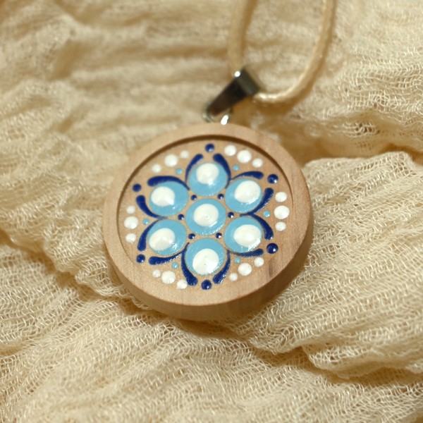 Mandala-Kettenanhänger, Blau auf Naturholz, Ø 3cm, Holz