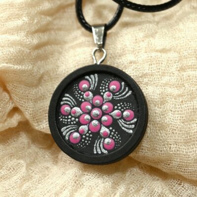 Mandala-Kettenanhänger, Pink auf Schwarz, Ø 3cm, Holz